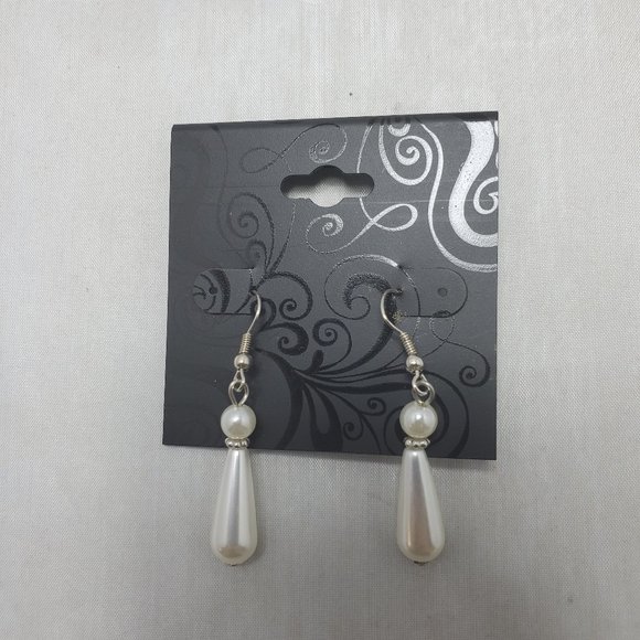 Simple Pearl dangle earring (fish hook) silver - Picture 4 of 4